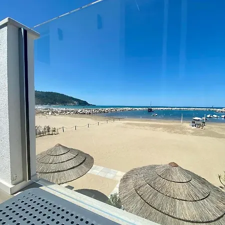 Marina Bay Suites Peschici